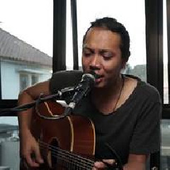 Download Lagu Felix Irwan - Untuk Sebuah Nama - Pance Pondaag (Cover) Terbaru